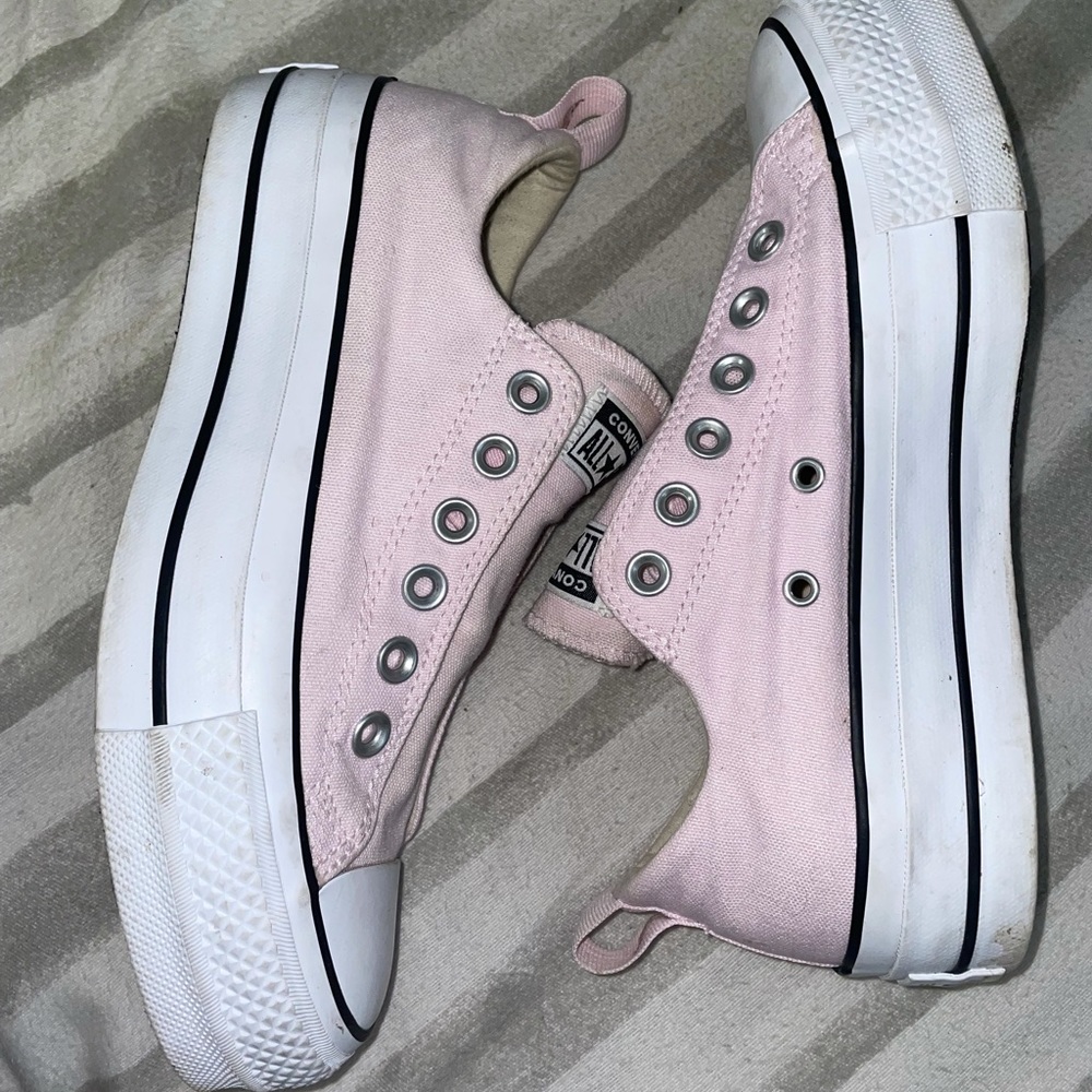 Women’s platform converse